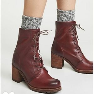 FRYE Karen Combat in Plum - size 7